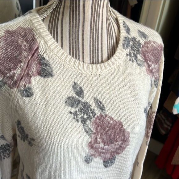🛑 1 hour sale. 🎉Lucky Brand, floral sweater, color: marshmallow - Picture 6 of 10
